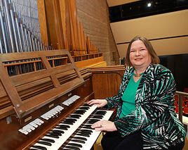 Pamela Stover, organ